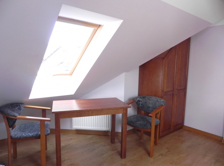 WILLA TOMASZEK ?v=1.0